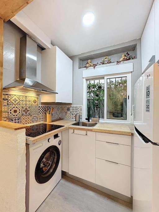 Urban Oasis Apartment 에스테포나 외부 사진